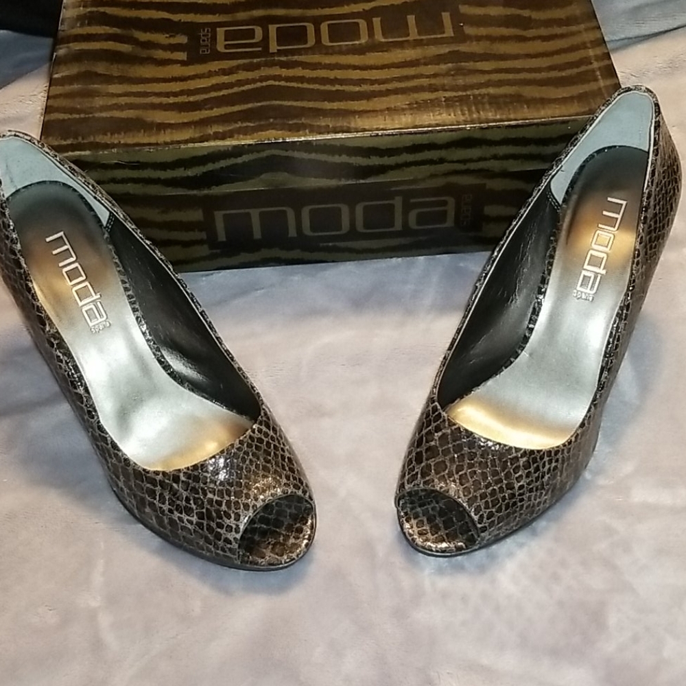 Moda Snake Skin Peep Toe Heel